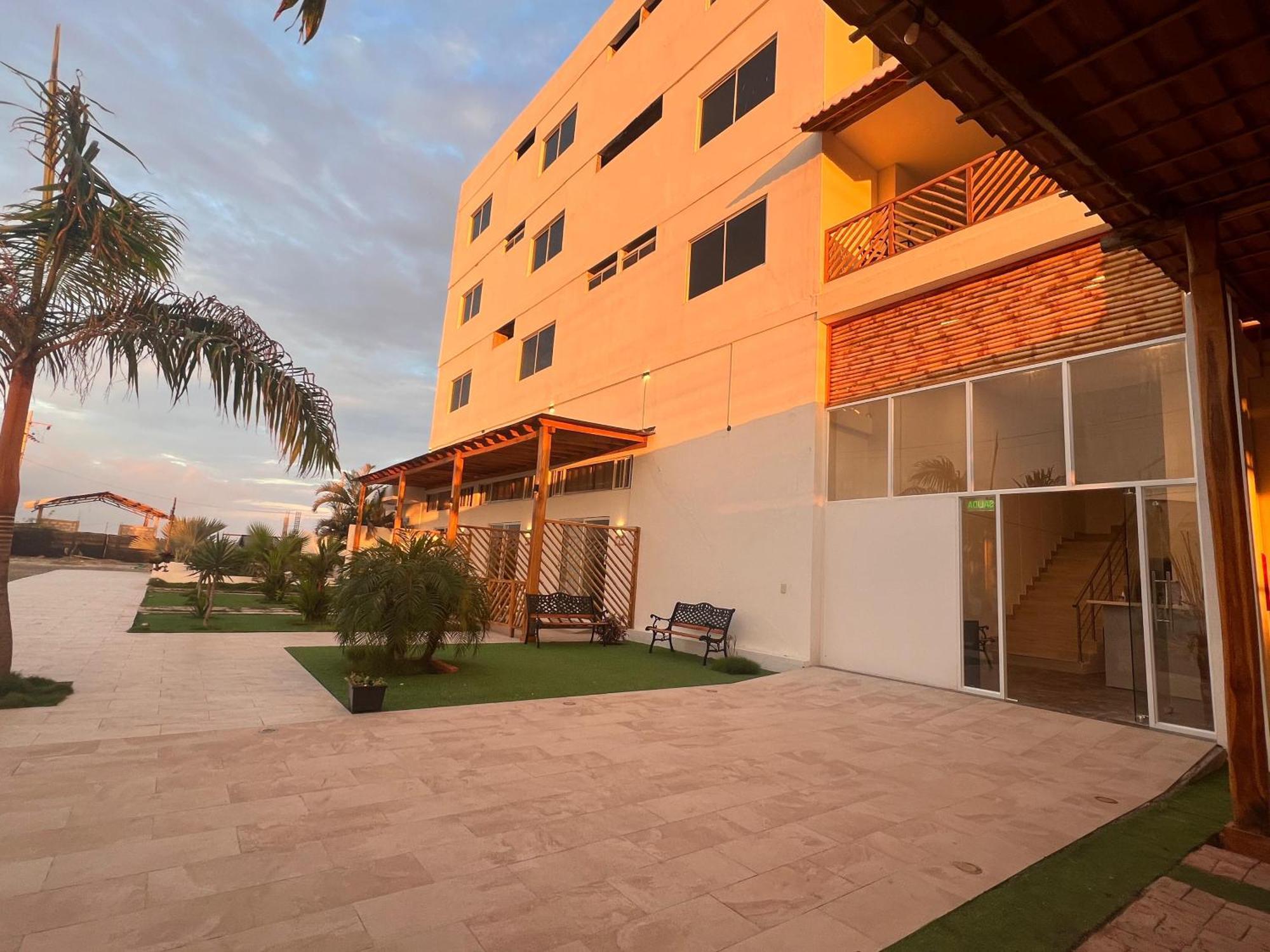 Ohana Beach Hotel Playas Exterior photo
