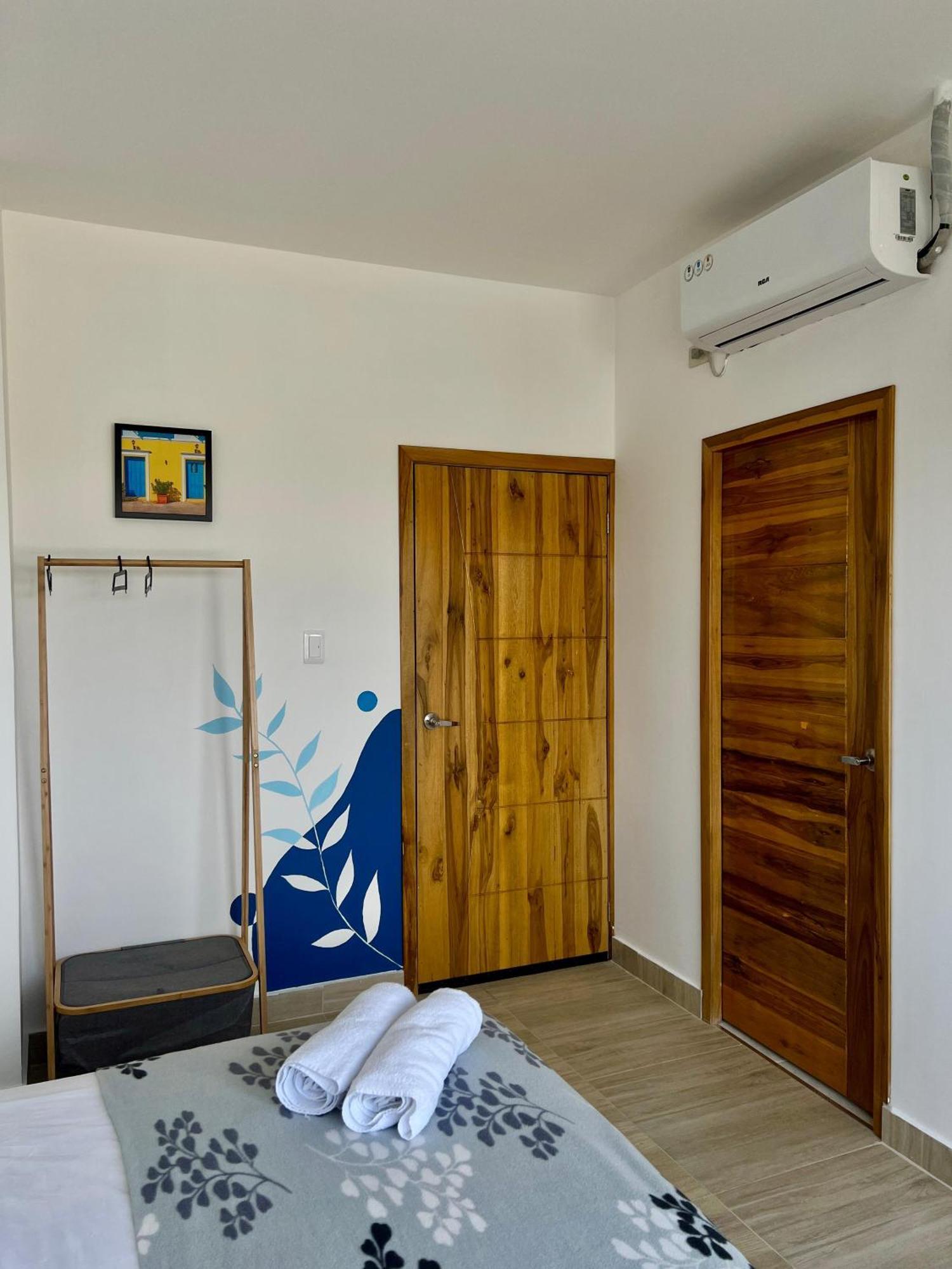 Ohana Beach Hotel Playas Exterior photo
